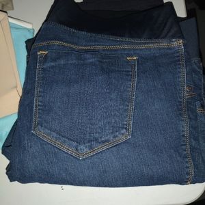 Lot of maternity jeans